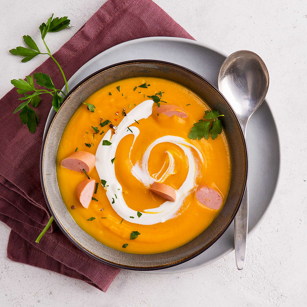 Kürbis-Kartoffel-Suppe mit Würstchen - Rezept | Kaufland