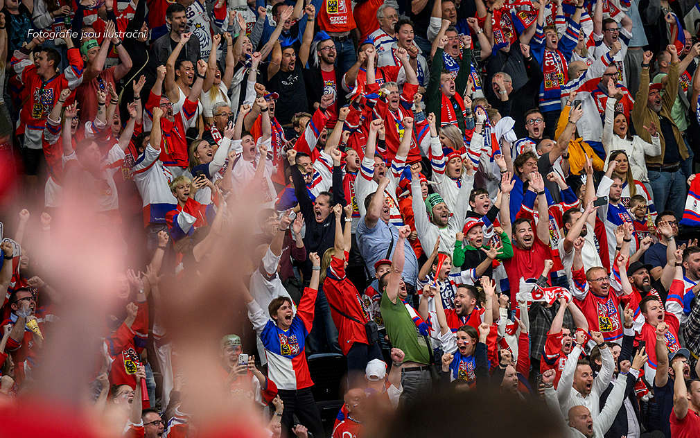 Oslava fanoušků na tribuně vítězství hokeje