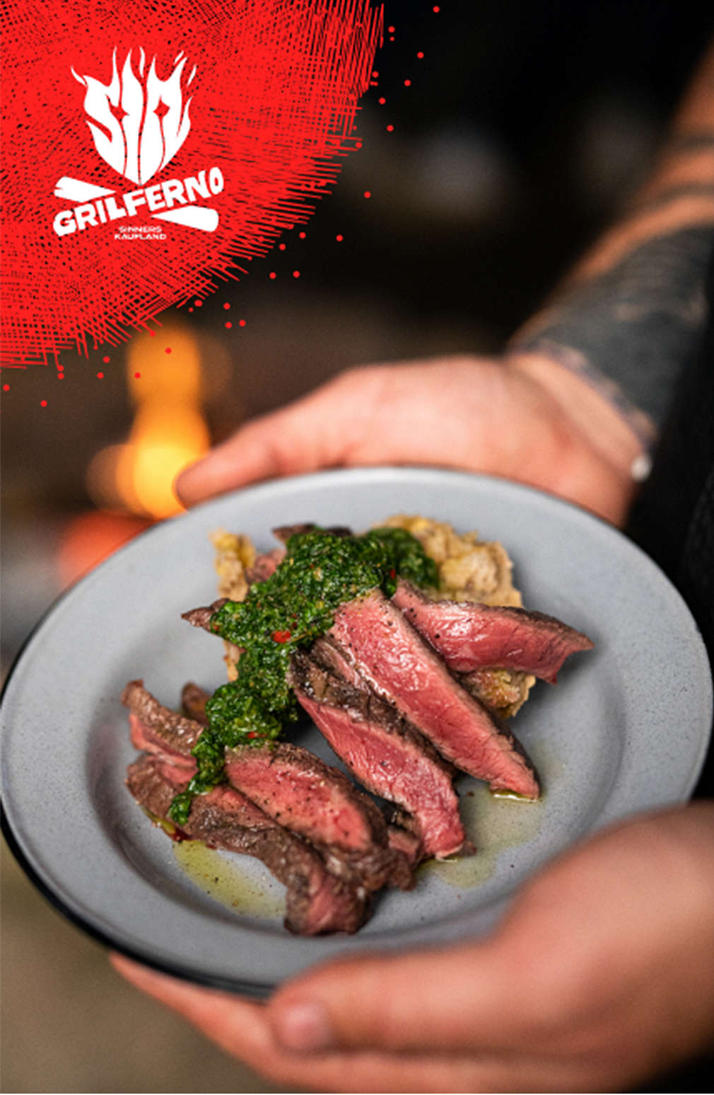 Nízký roštěnec s chimichurri naservírovaný na talíři