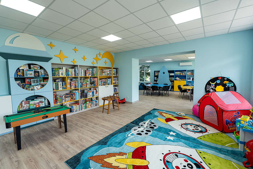 Peste 1000 de copii vor beneficia de un nou spațiu de joacă și lectură. Planetarium s-a deschis la Mașcăuți