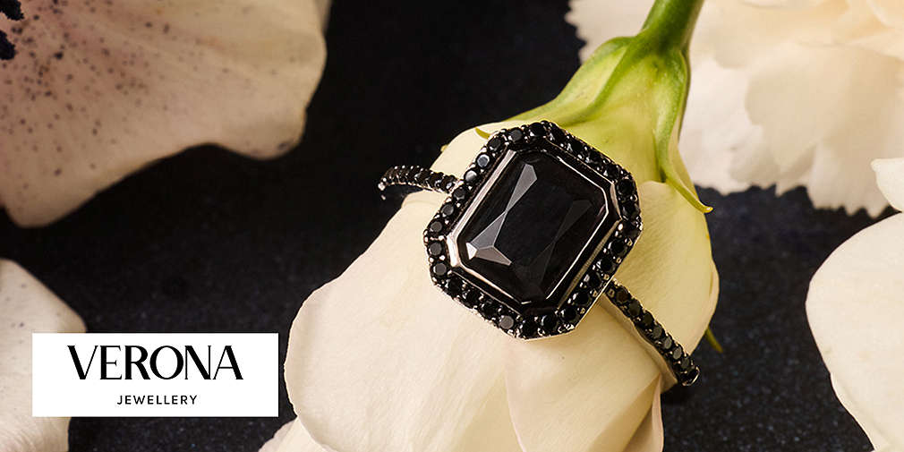 bransoletka z czarnym kamieniem