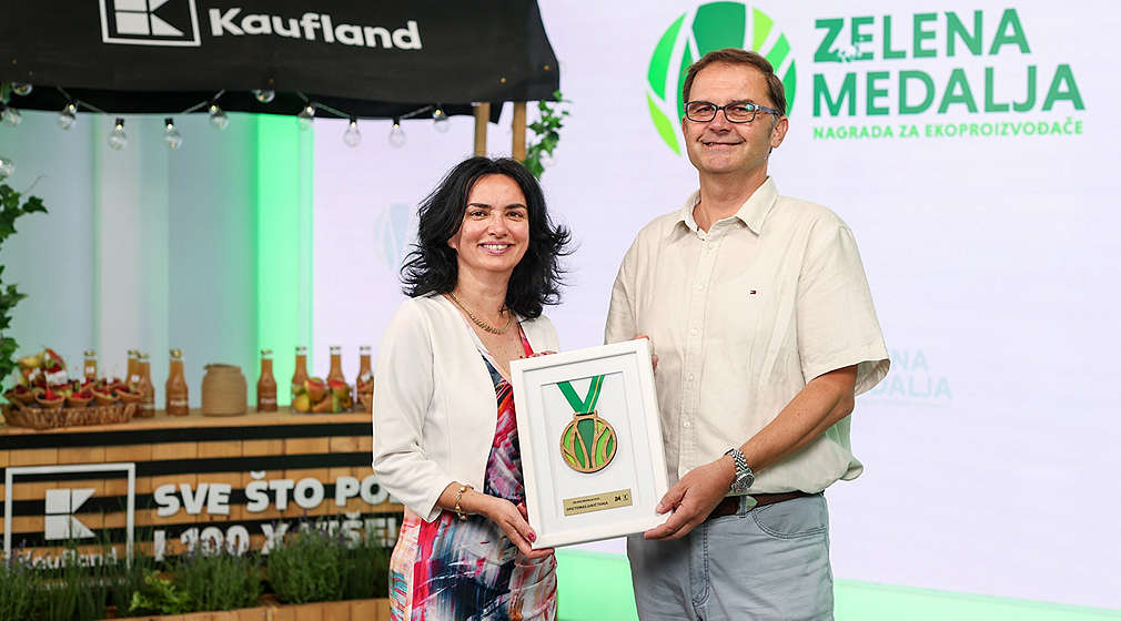 05.07.2023., Zagreb - Nagradu Zelena medalja za najboljeg ekoproizvodjaca dobio je OPG Tomas Jukic Tanja.