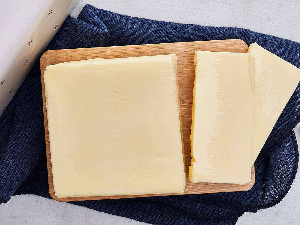 Детайлно изображение на прясно масло