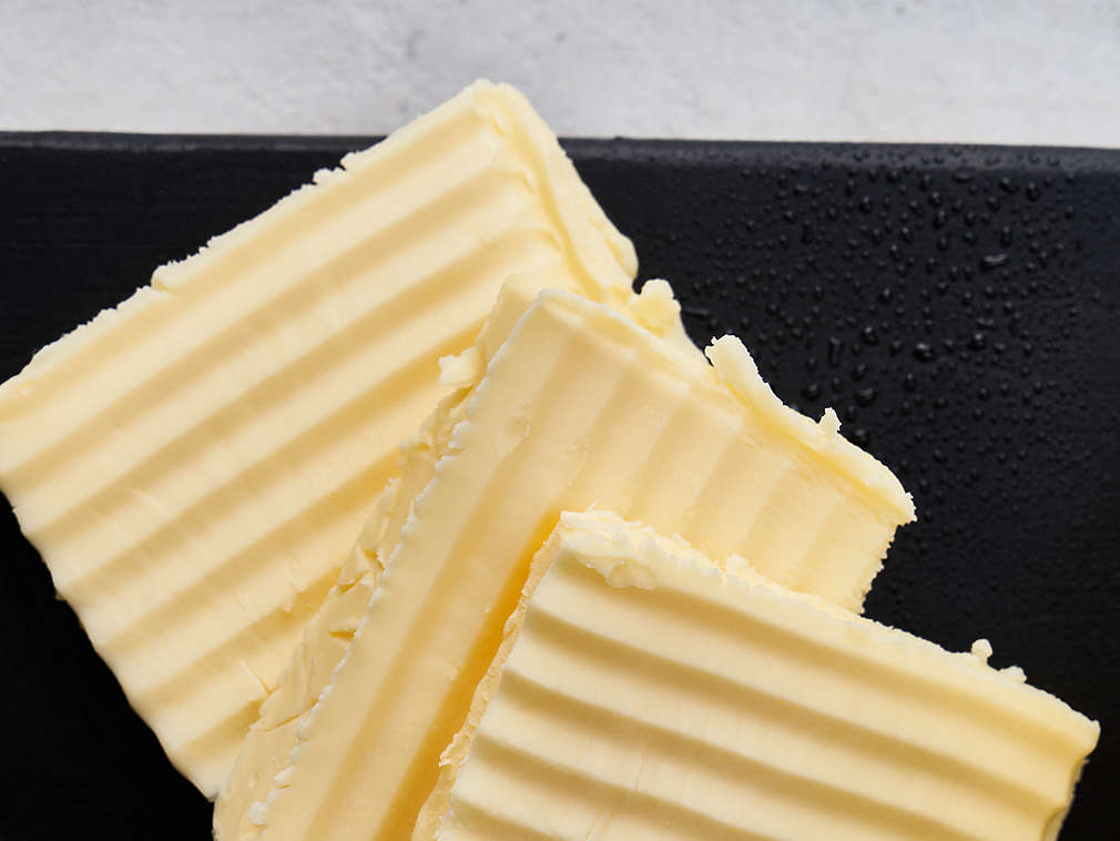 Świeże masło ze słodkiej i kwaśnej śmietany – szczegółowe informacje