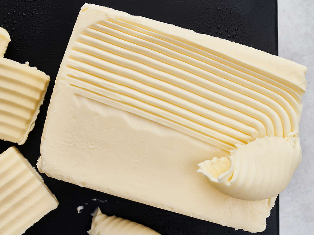 Świeże masło ze słodkiej i kwaśnej śmietany – szczegółowe informacje