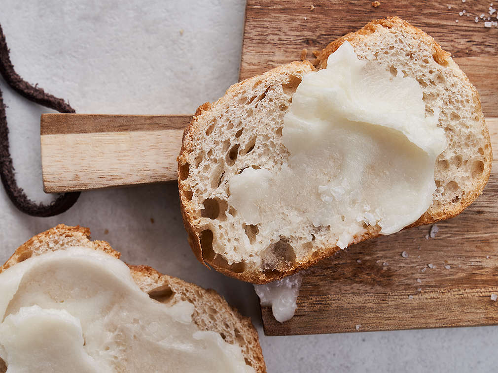 Детайлно изображение на прясна гъша мас