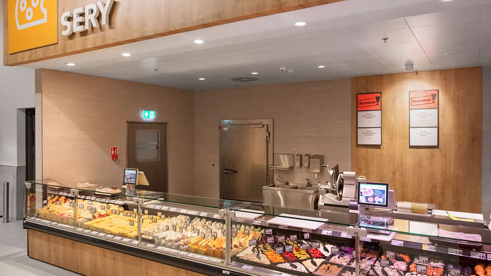 Stoisko ze świezymi serami w sklepach Kaufland 