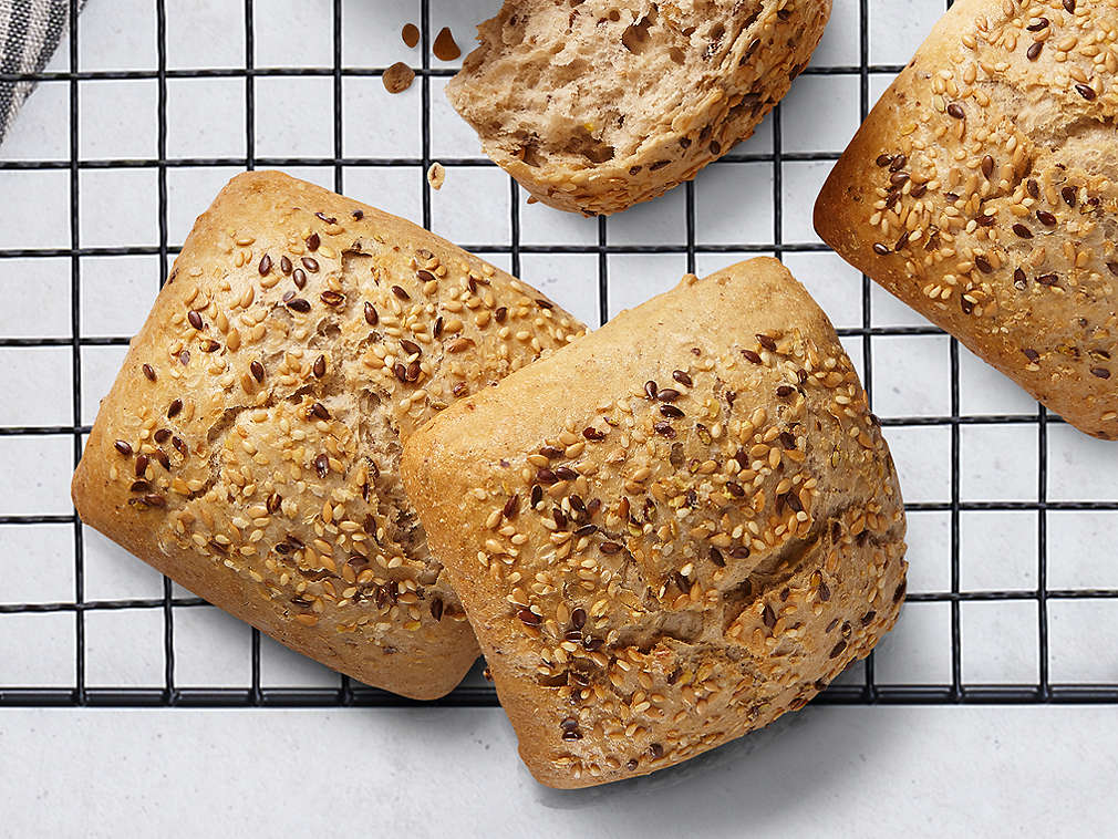 Bułka z ziarnami w ujęciu szczegółowym