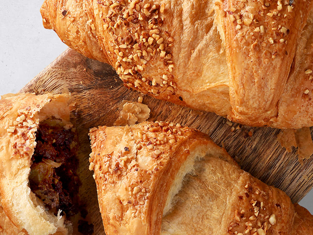 Detaljan pregled kroasana s lješnjak-nougatom