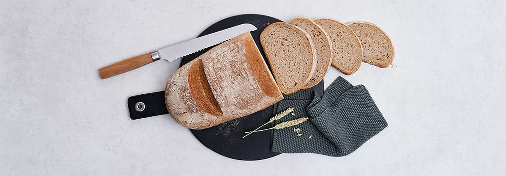Изображение на пресен пшенично-ръжен хляб
