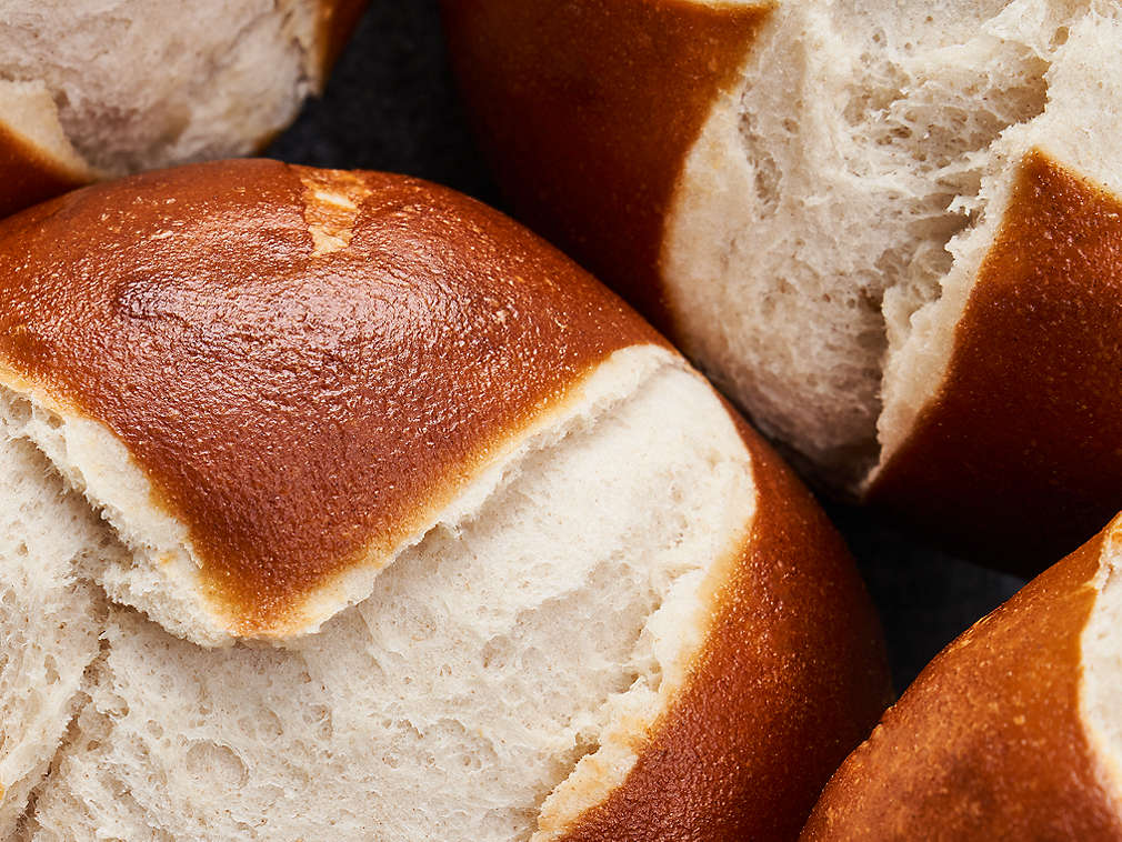Детайлно изображение на пресни содени хлебчета