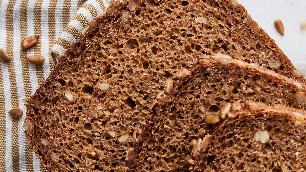 Изображение хлеба с семечками подсолнечника