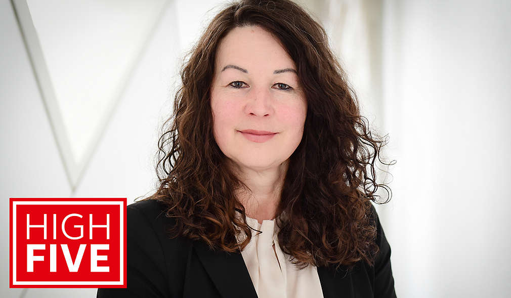 Logo: HIGH FIVE; Abbildung Elisabeth Jander