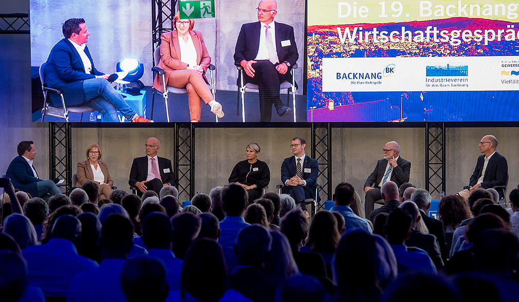 Abbildung: 19. Backnanger Wirtschaftsgespräche – Abendveranstaltung auf dem Kaufland-Parkplatz