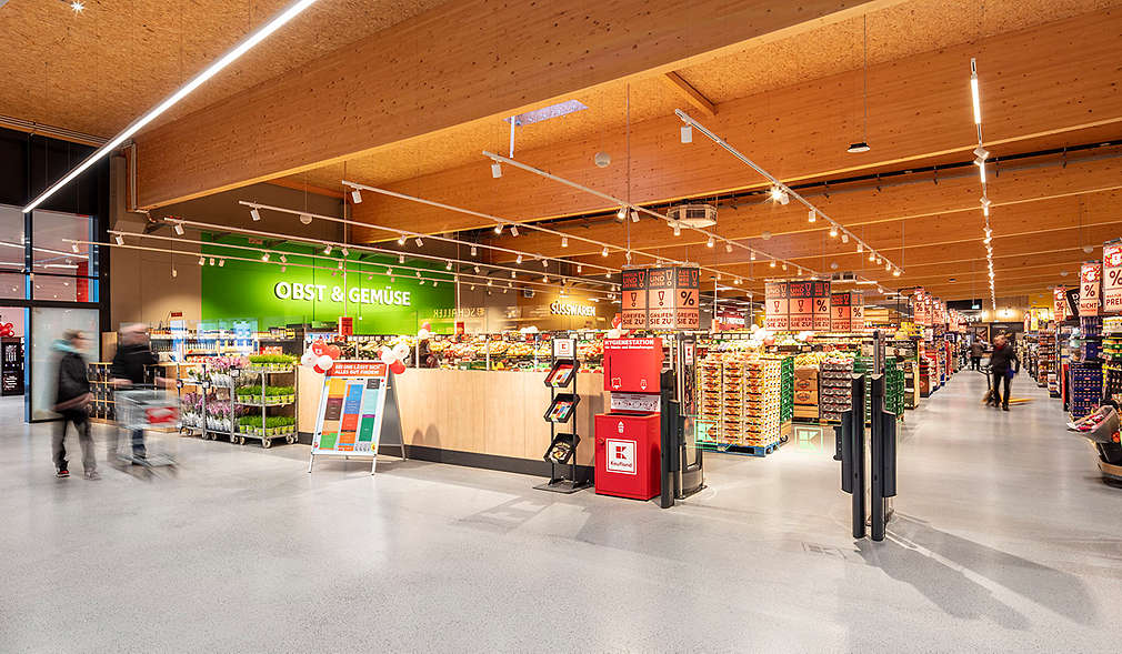 Abbildung: Geflügel- und Wurstbereich in der Filiale Marktredwitz