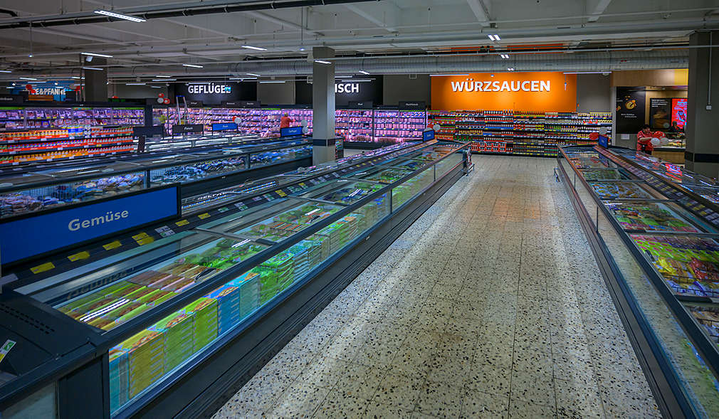 Abbildung: Kaufland-Filiale in Bielefeld – Tiefkühl-Möbel
