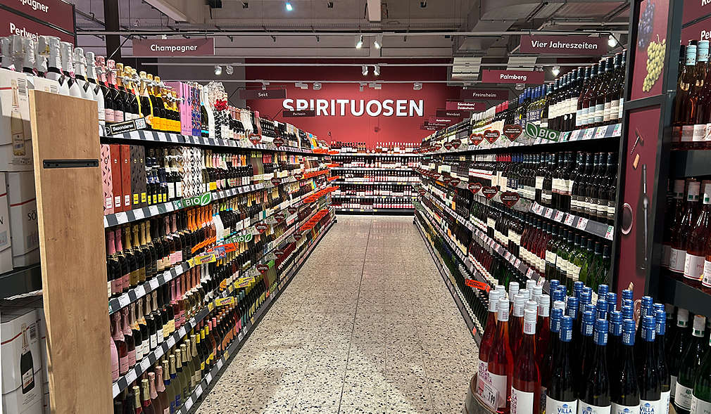 Abbildung: Wein- und Schaumwein-Gang in der Kaufland-Filiale in Haßloch