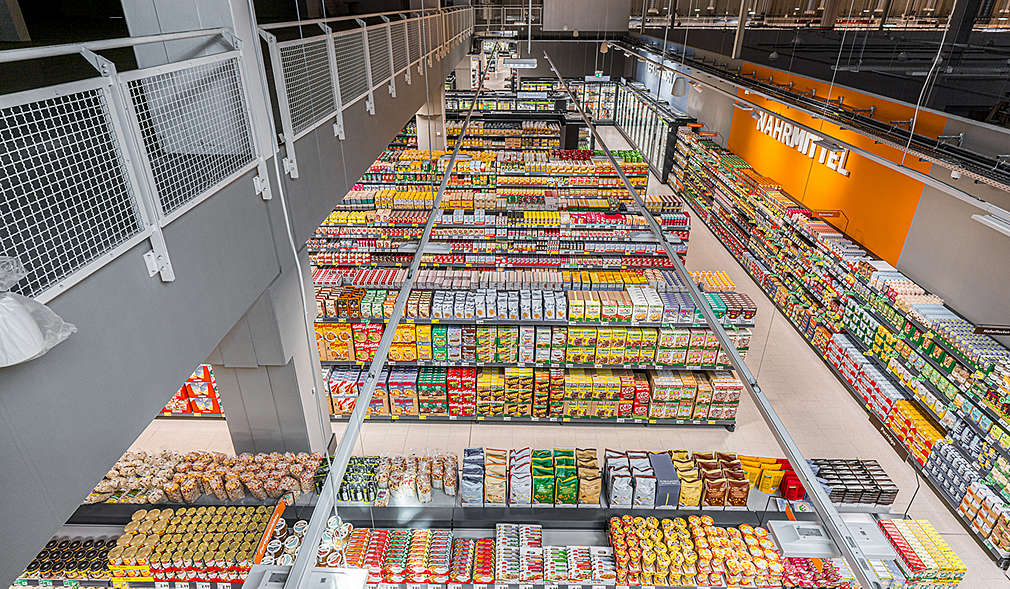 Abbildung: Kaufland-Filiale in Heidenau – Nährmittel-Regale in der Vogelperspektive