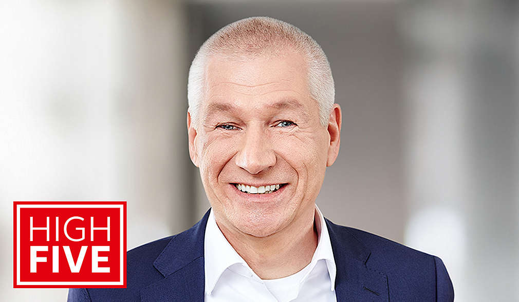 Logo: HIGH FIVE; Abbildung Jörn Burghardt