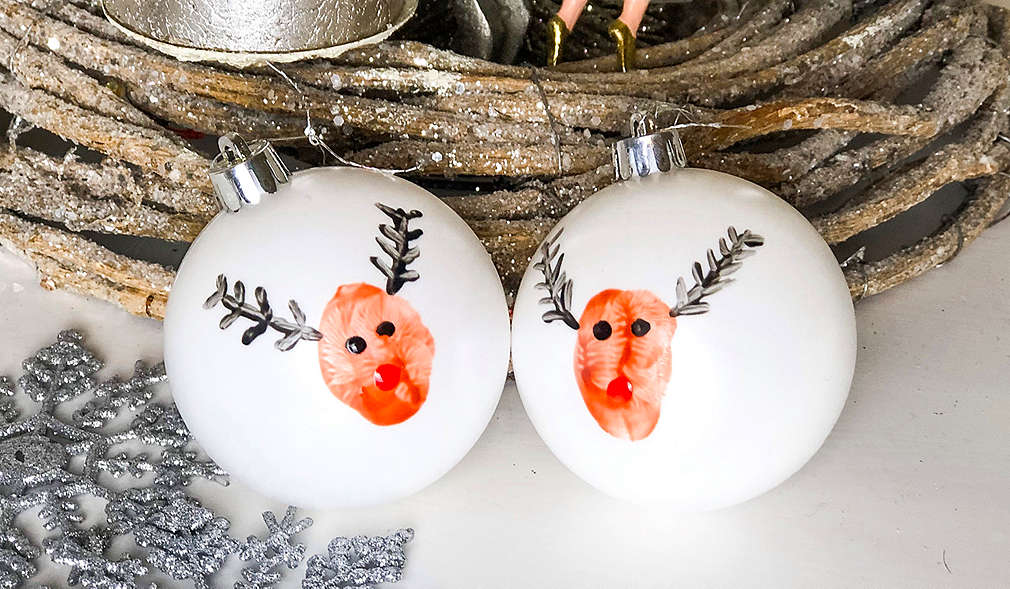 Weihnachtskugeln mit Rentier-Motiv