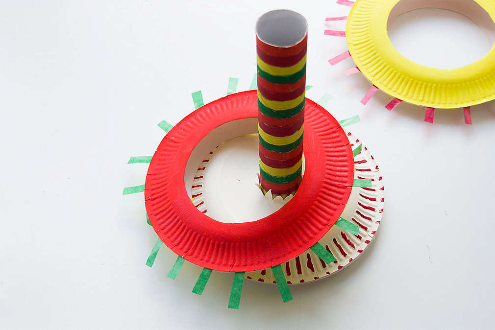 selbst gebastelter Ständer und Ringe fürs Frisbee-Ringewerfen