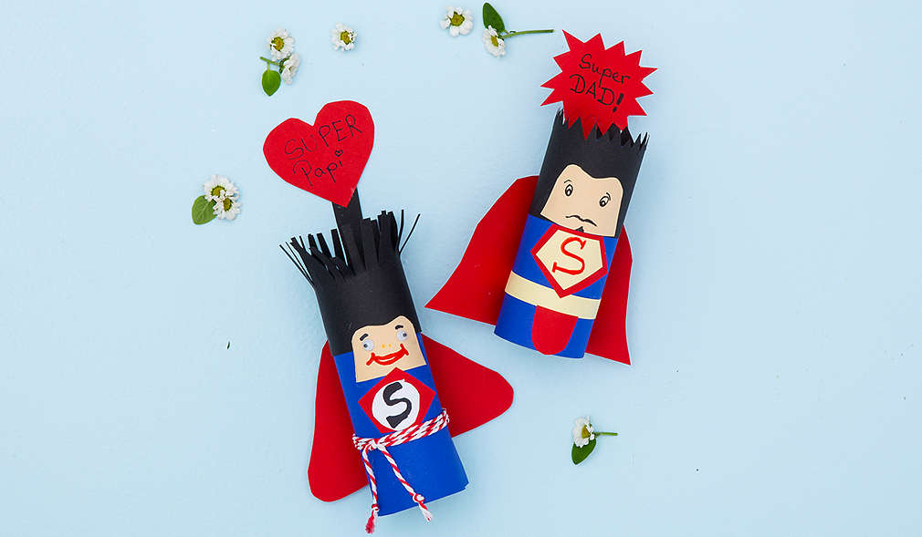 Selbst gebastelte Superman-Figur