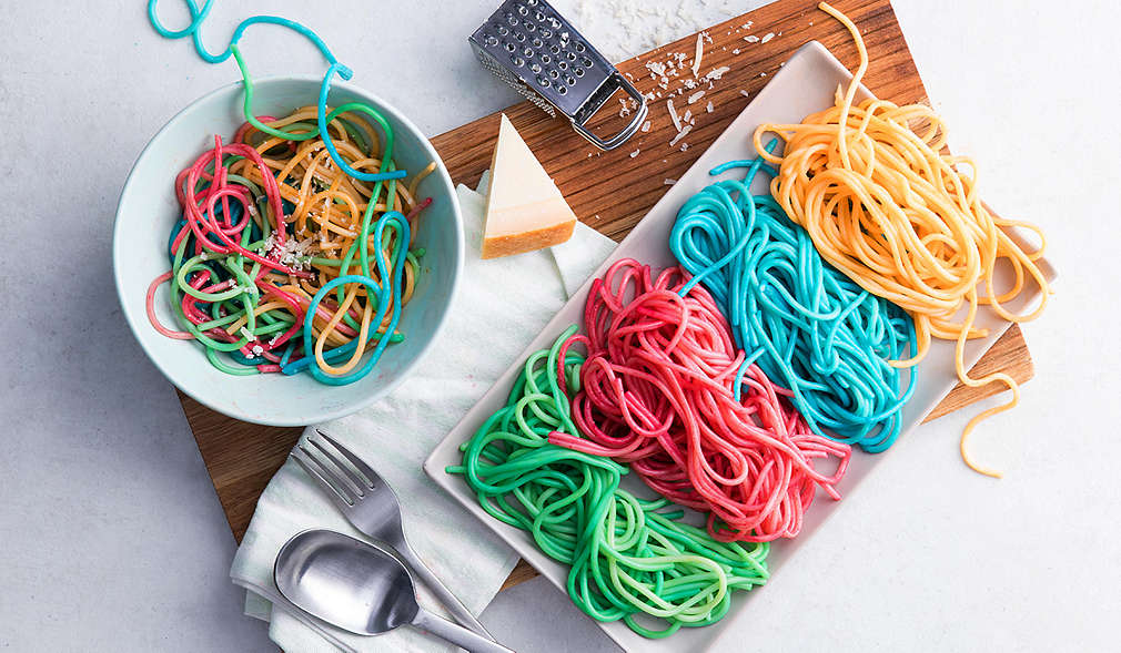 Regenbogen-Pasta