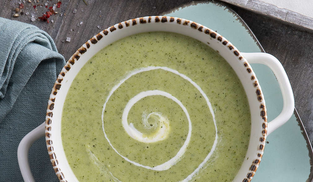 Becher-Suppe mit Brokkoli