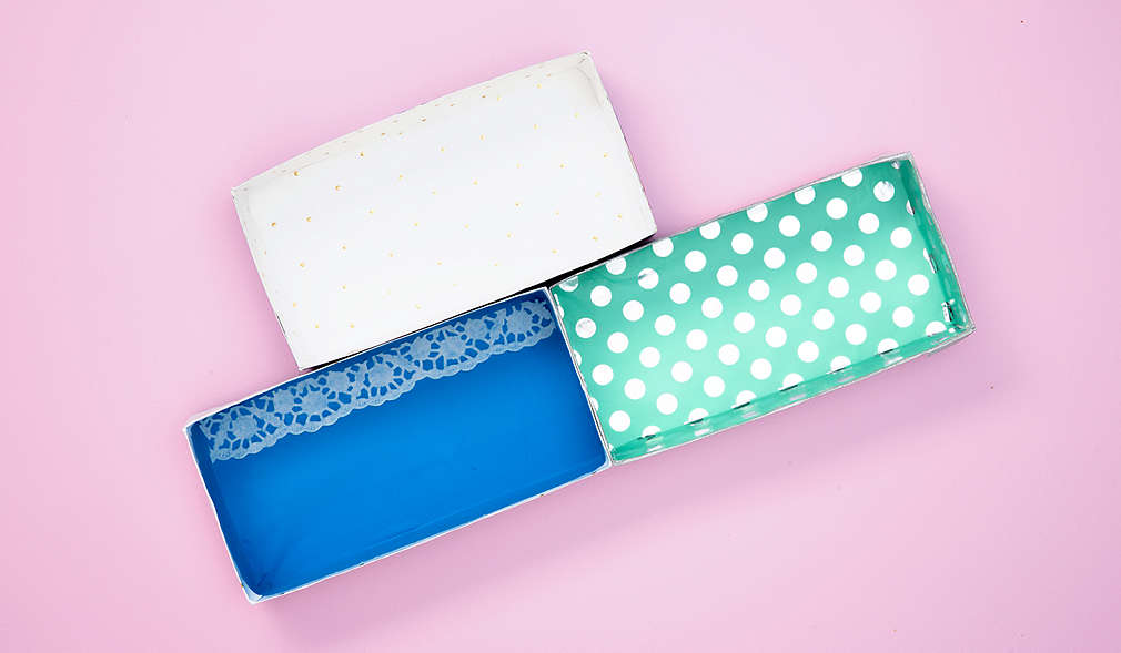 Fertiges Badregal aus drei Kosmetikboxen gebastelt