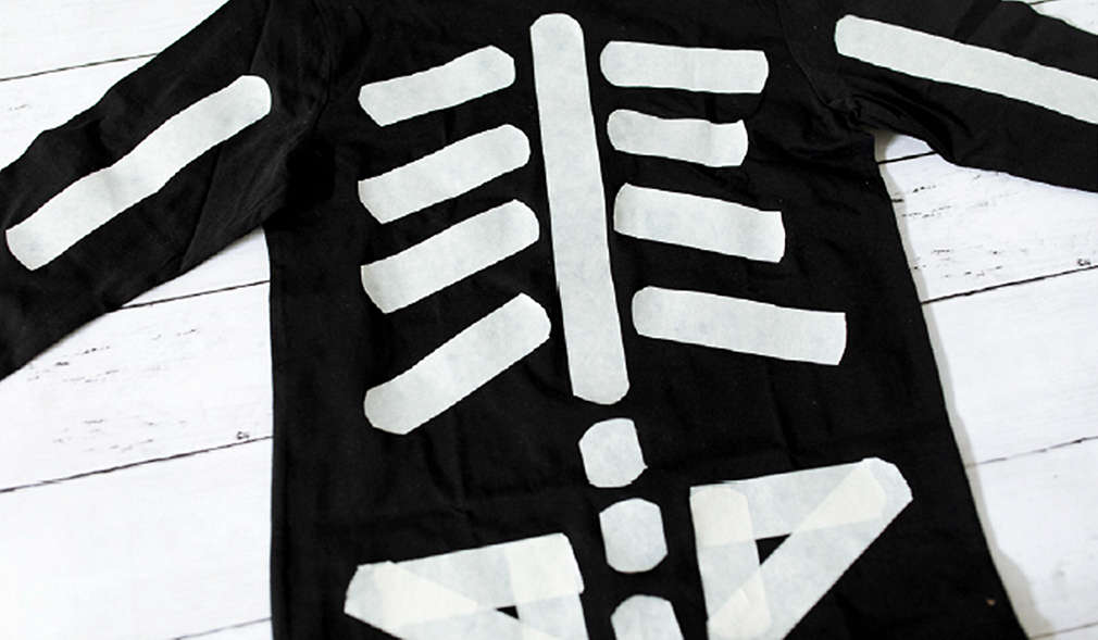 selbst gemachtes Skelett-Kostüm