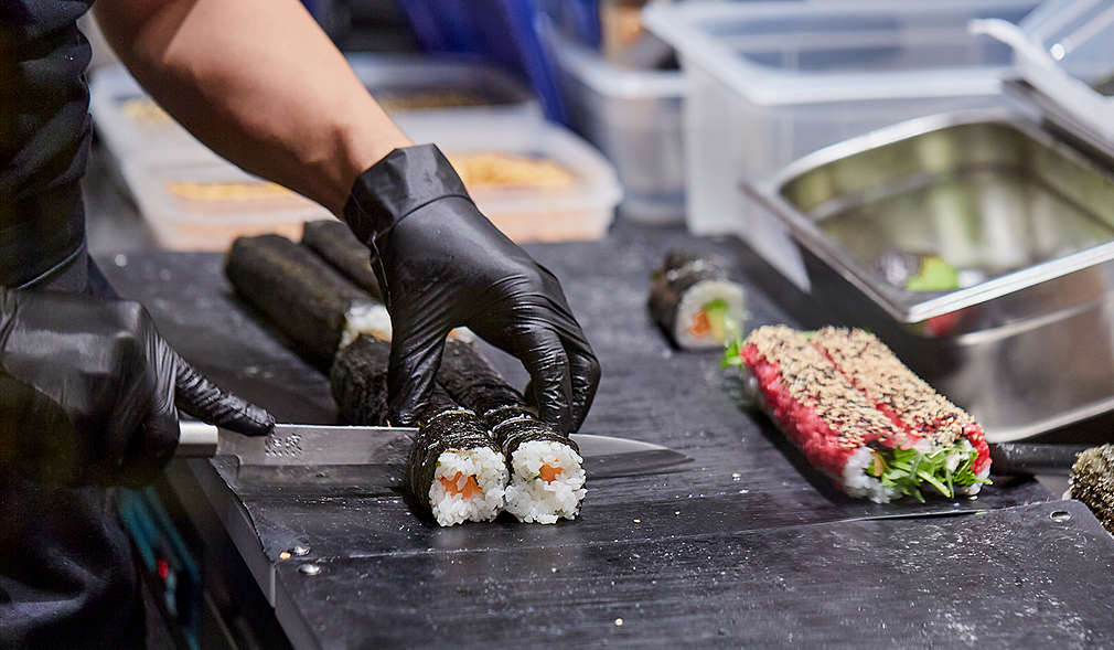 Frische Zubereitung von Sushi