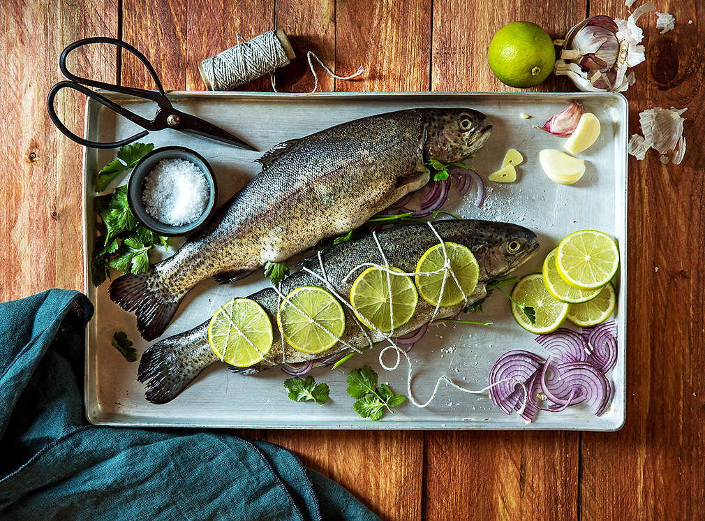 ryby s přísadami ke grilování