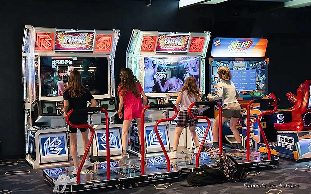 herní automaty s různými hrami v zážitek v House of Fun Prague