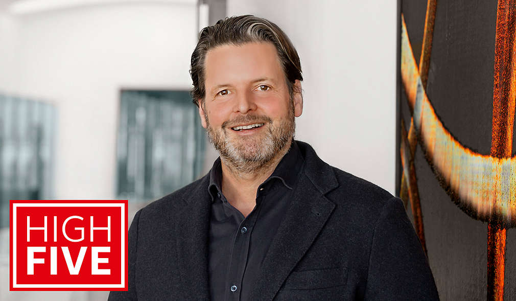 Oliver Herrmann; „High Five”-Logo; Logo: redos leading in retail real estate