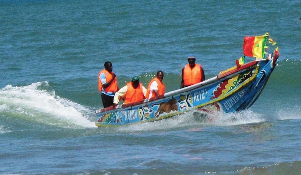 Gambische Fischer in ihrem Boot