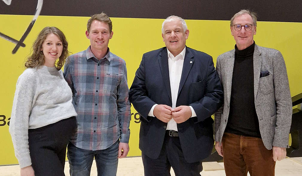 Vorsitzender des Agrarausschusses im Deutschen Bundestag, MdB Hermann Färber, Landwirt Matthias Lübberding und seine Frau, und Dr. Clemens Dirscherl
