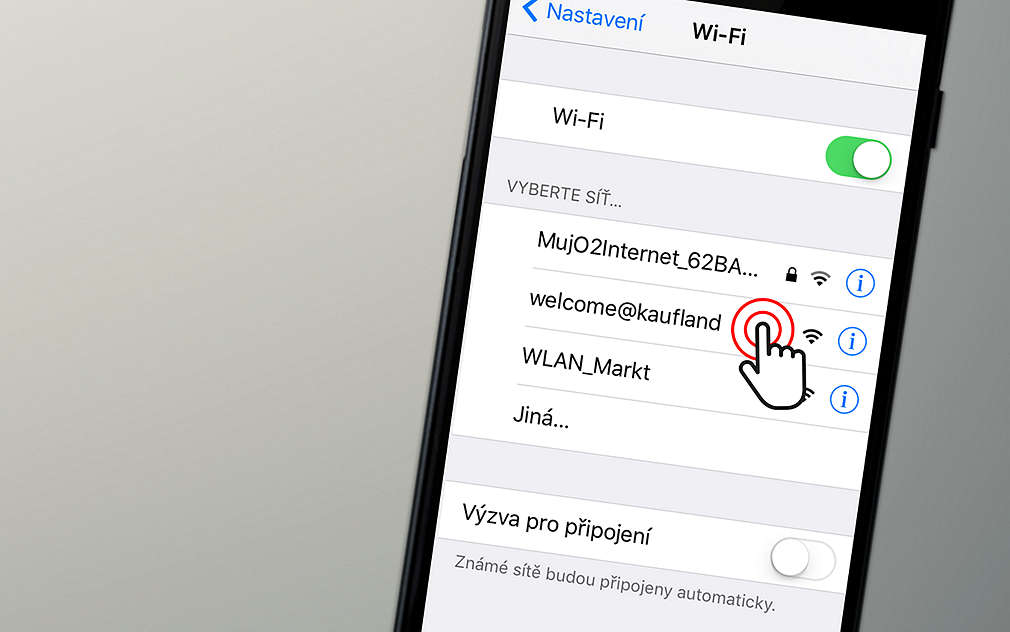 Stačí následnovat kroky jednoduchého návodu pro připojení k WiFi.