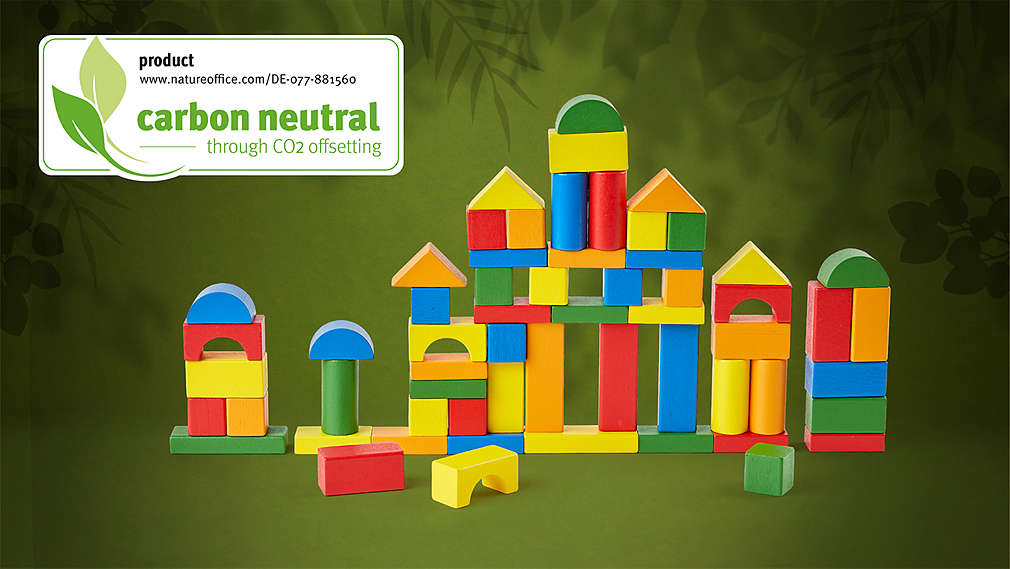 Drewniane klocki z logo natureOffice