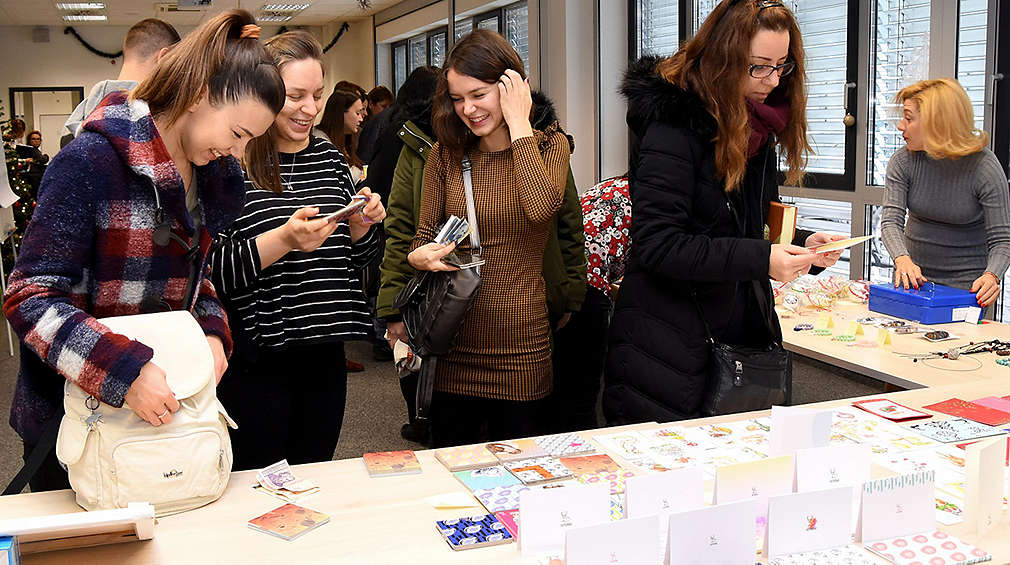 Отбор Kaufland по време благотворителните базари в компанията