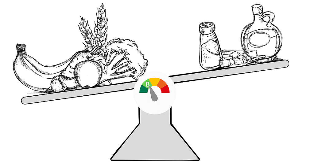 Waage mit günstigen und ungünstigen Lebensmitteln