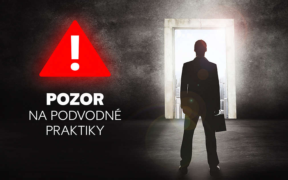 pozor na podvodné praktiky: silueta muže u dveří