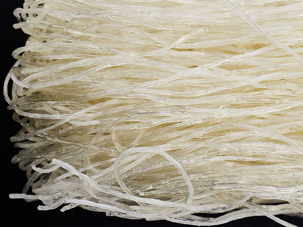 Detailný pohľad na sklenené rezance