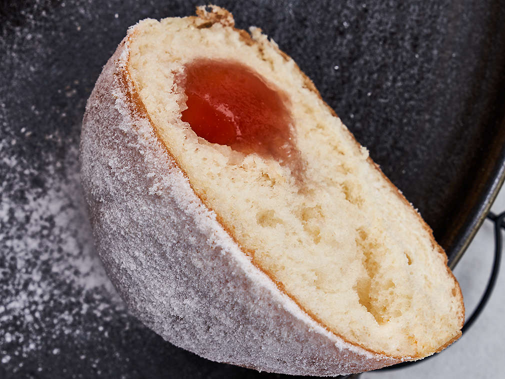 Gogoși berlineze proaspete în detaliu