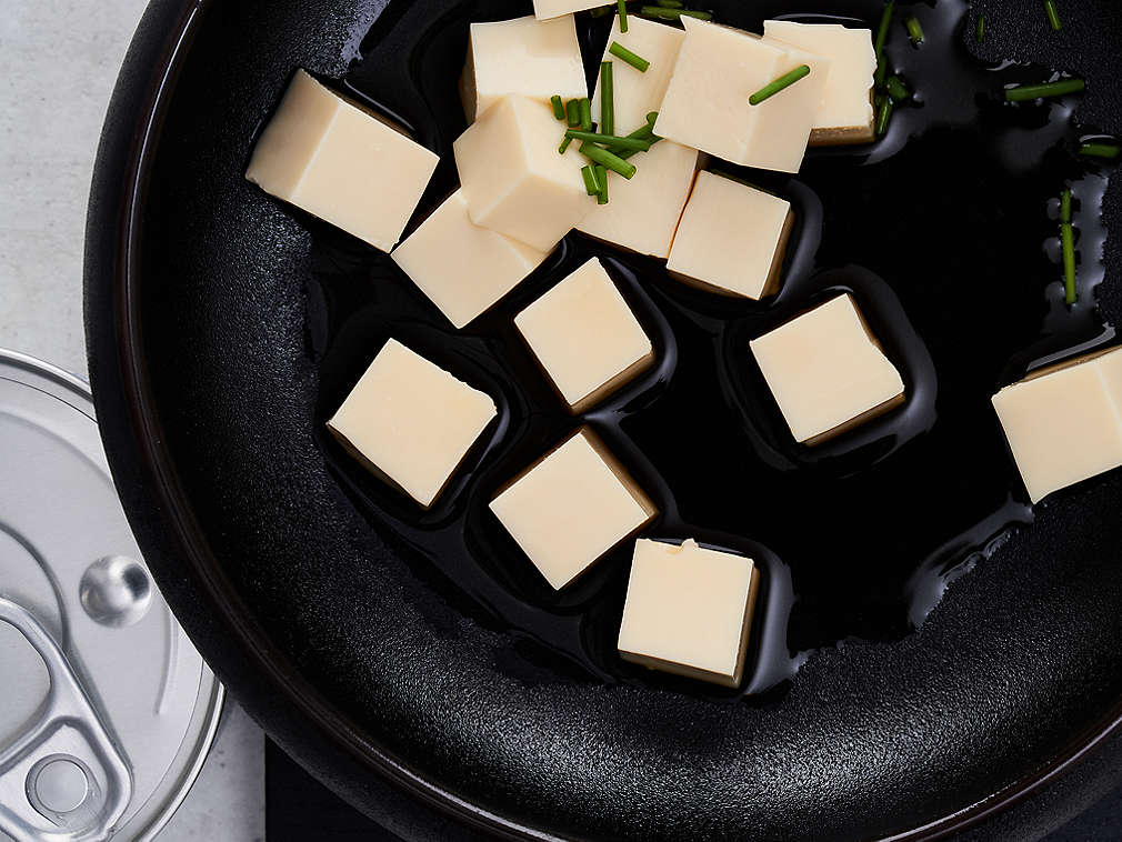 Cremă de ou proaspătă în detaliu