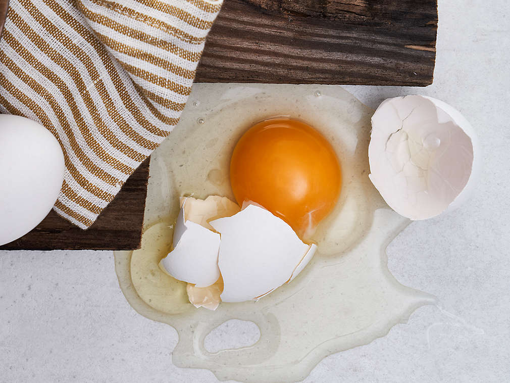 Ouă de găină proaspete în detaliu