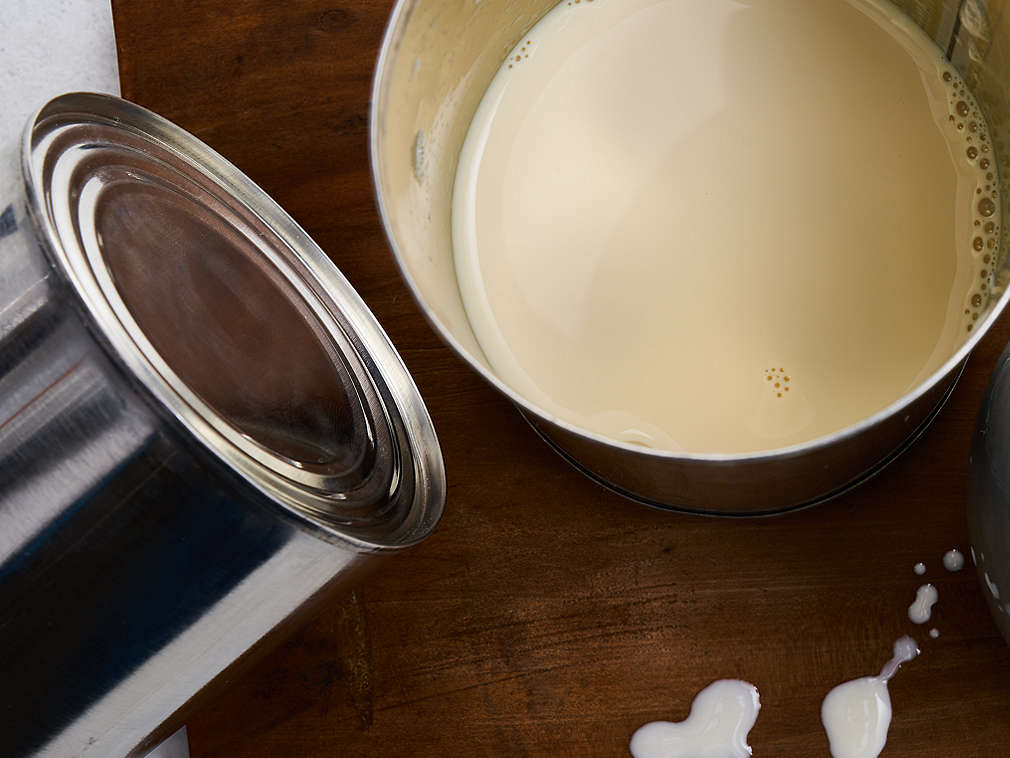 Laptele condensat proaspăt în detaliu