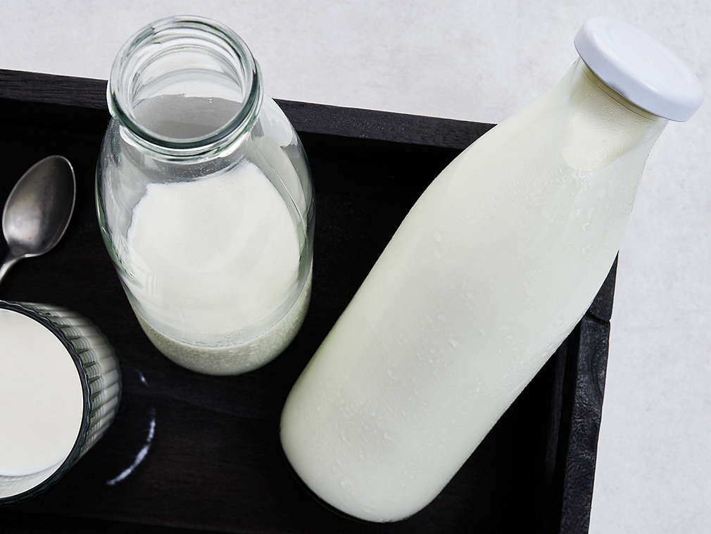 Детайлно изображение на прясно мляко