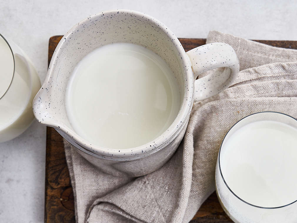 Frische Ziegenmilch in der Detailansicht