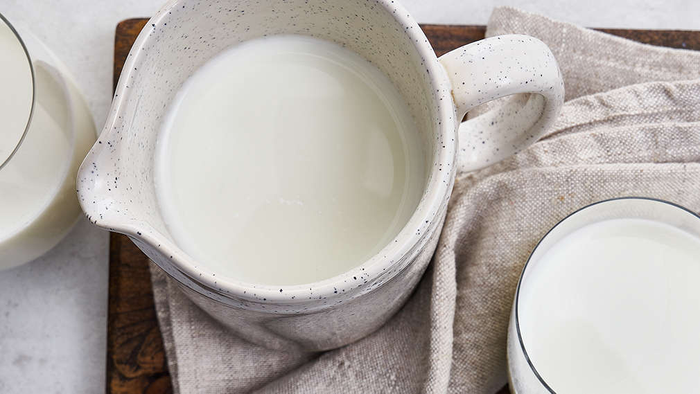 Изображение на козе мляко