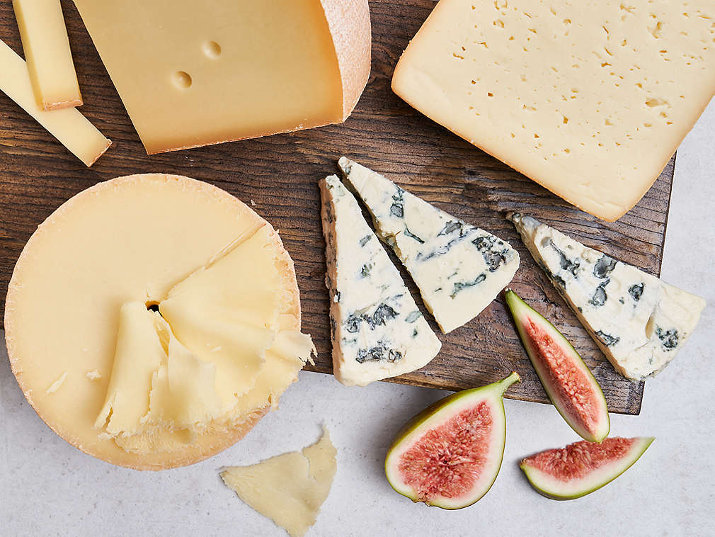 Detailný pohľad na tvrdé a polotvrdé syry